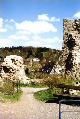 Teilansicht der Burgruine in Kronenburg