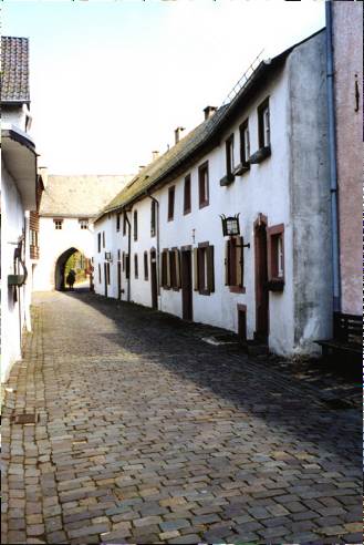 Eine der Huserzeilen im Burgbering